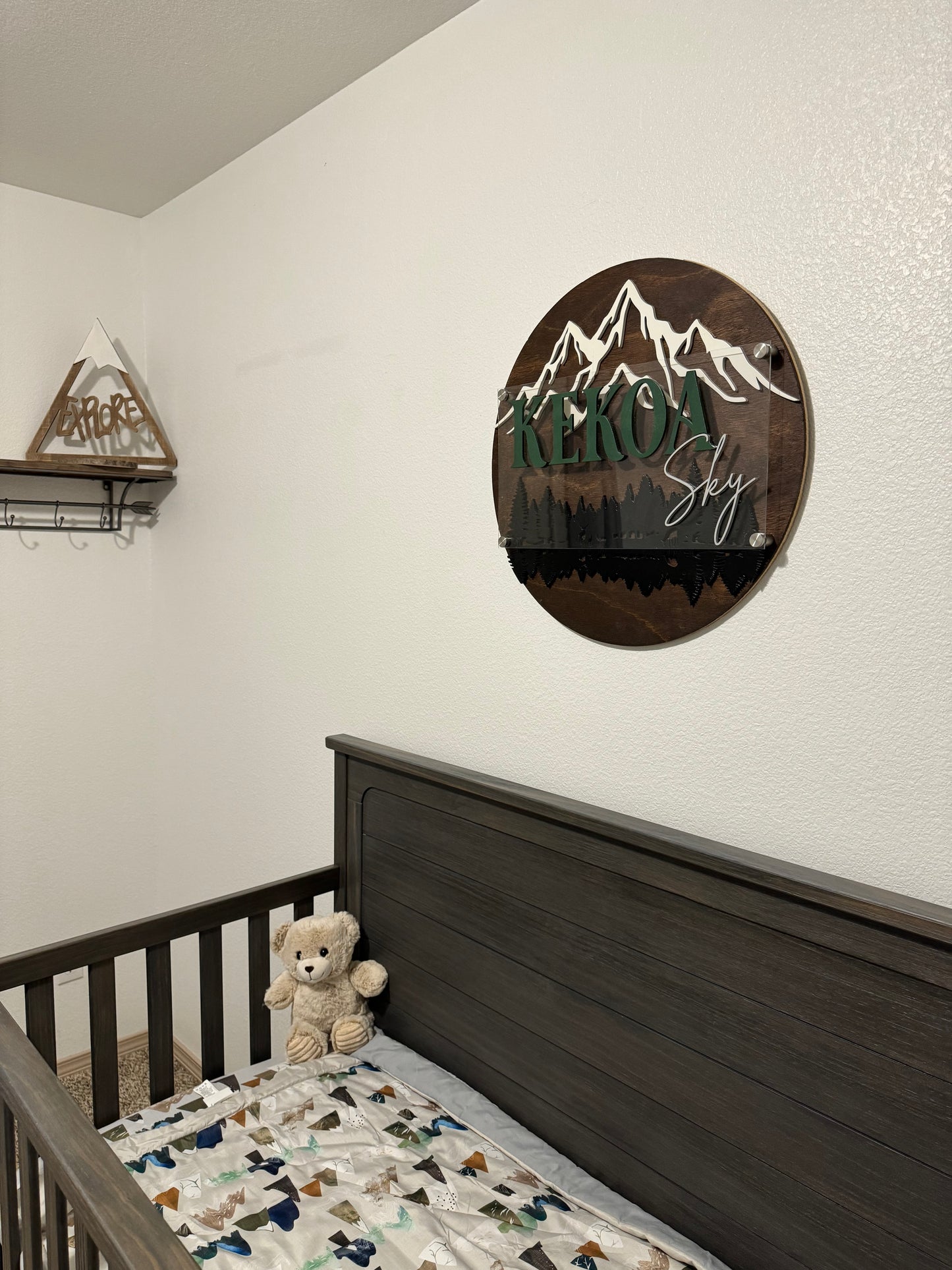 Circle nursery sign with Acrylic